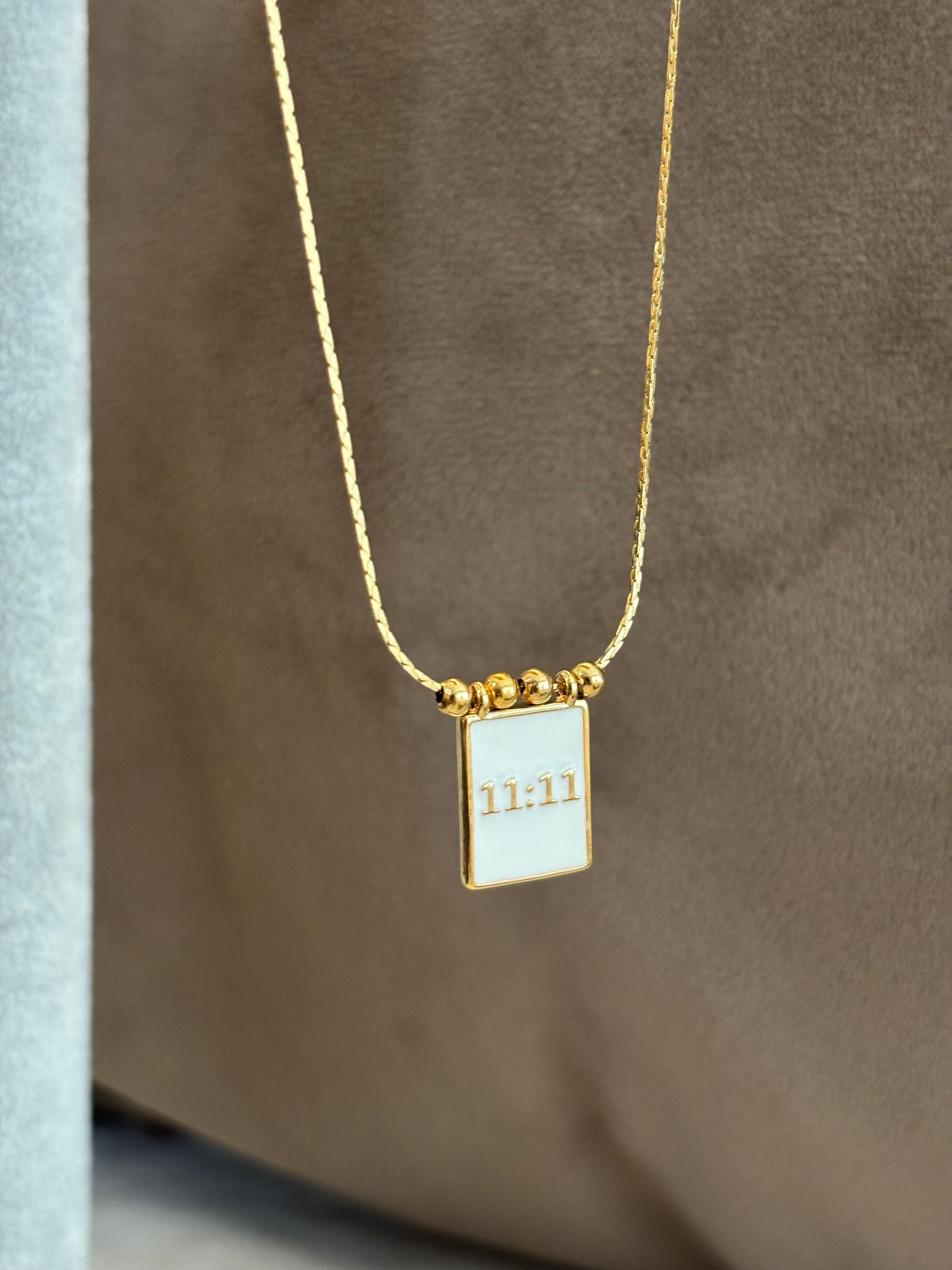 Collar 11:11