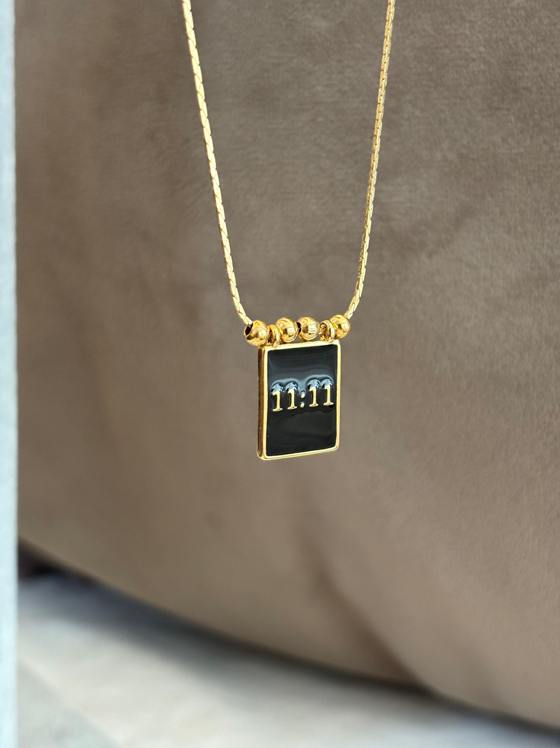 Collar 11:11