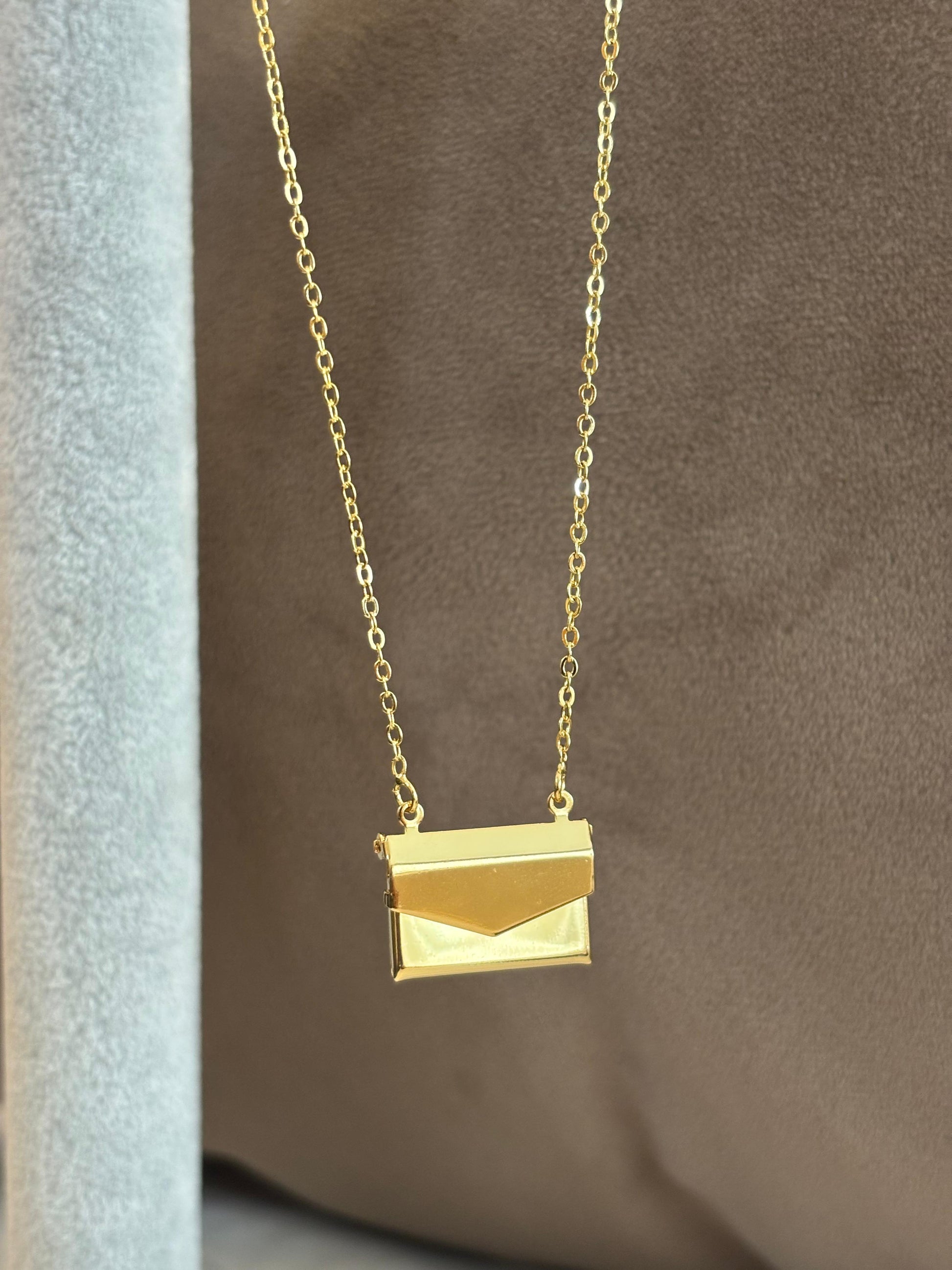 Collar sobre