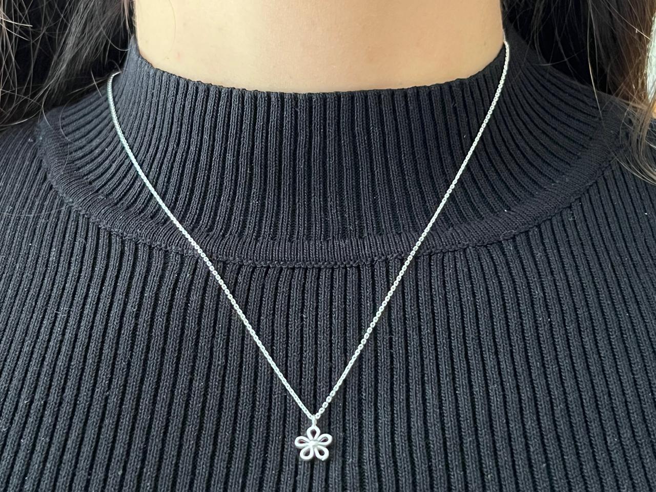Collar flower