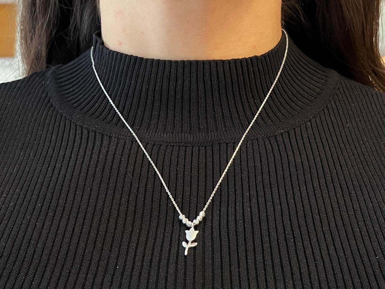 Collar rosa