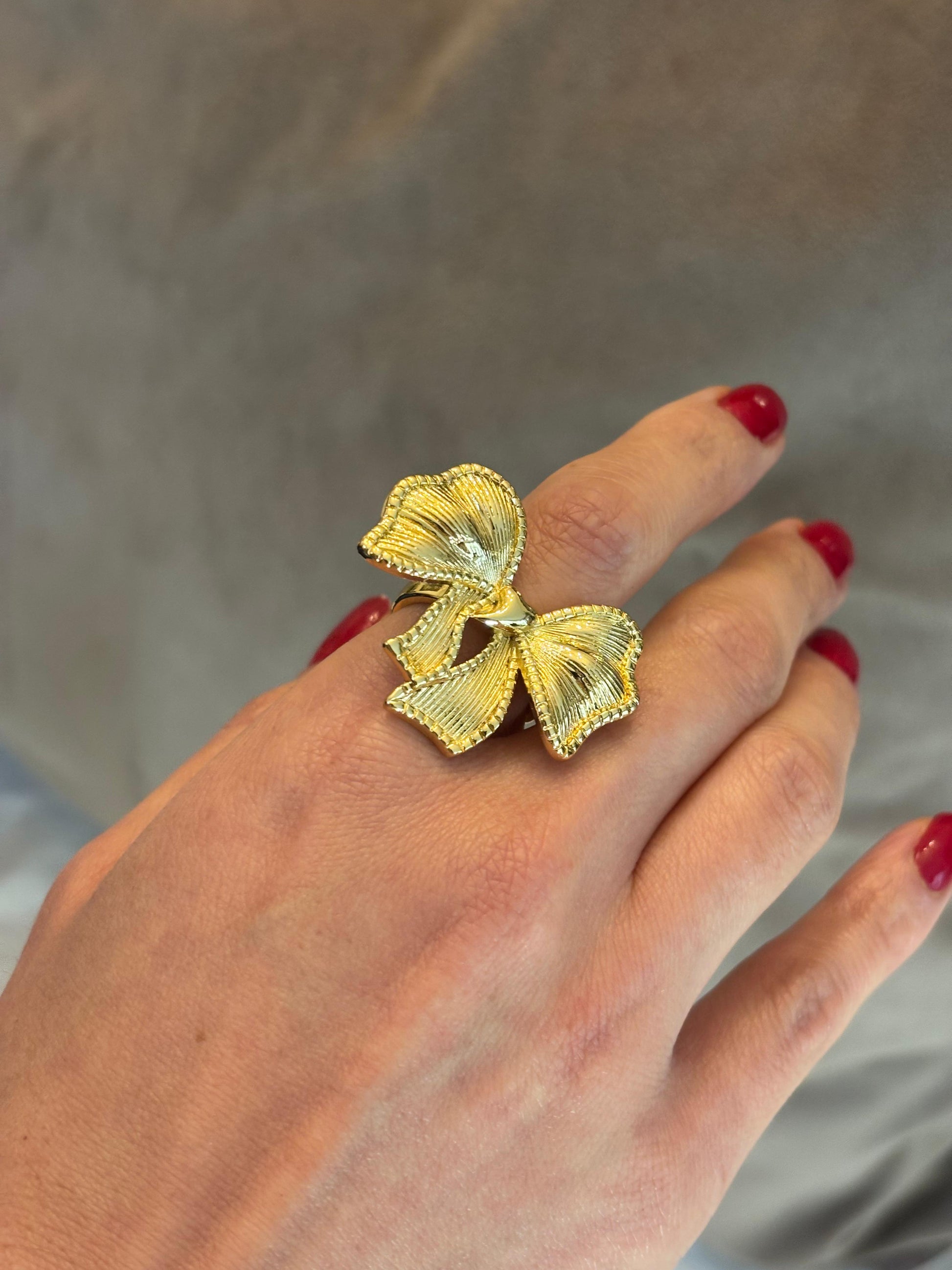 Anillo moño grande